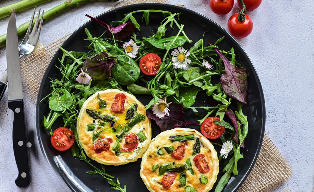 recette mini quiches aux tomates et asperges